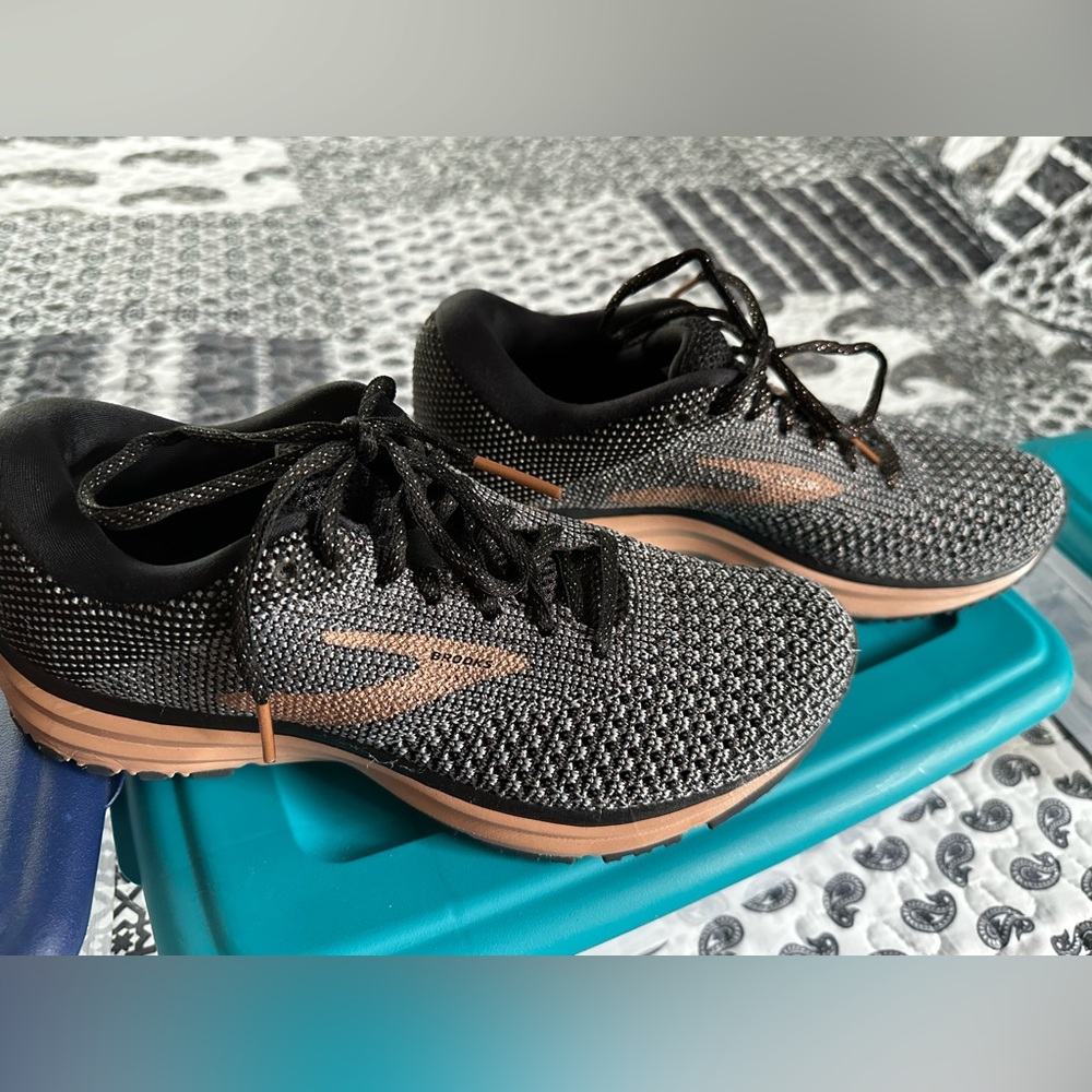 Brooks Tennis Shoes